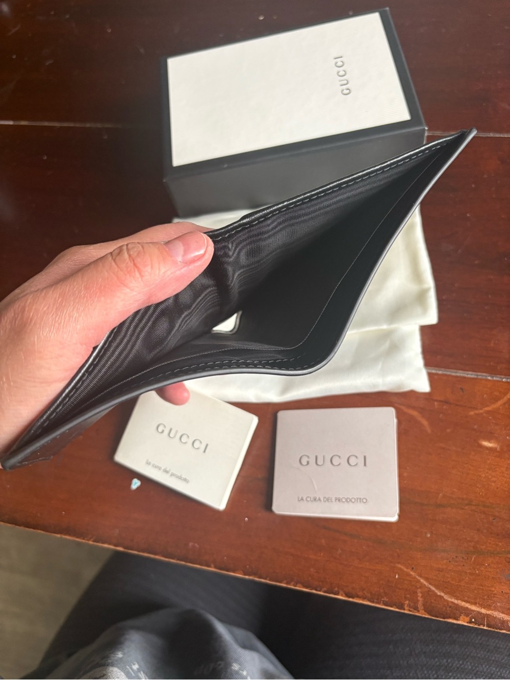 Gucci Brand new full inclusion Men’s Black Leather Bi-Fold Wallet - Picture 5 of 5